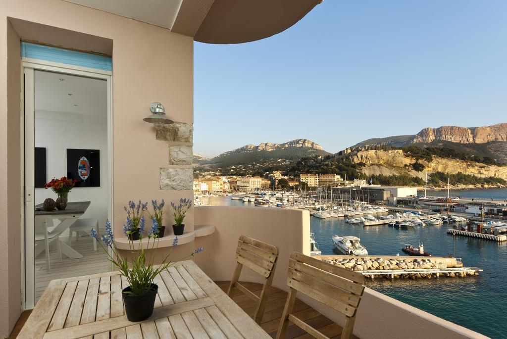 Les Barques, Vue Splendide Sur Le Port De Cassis Apartment Room photo