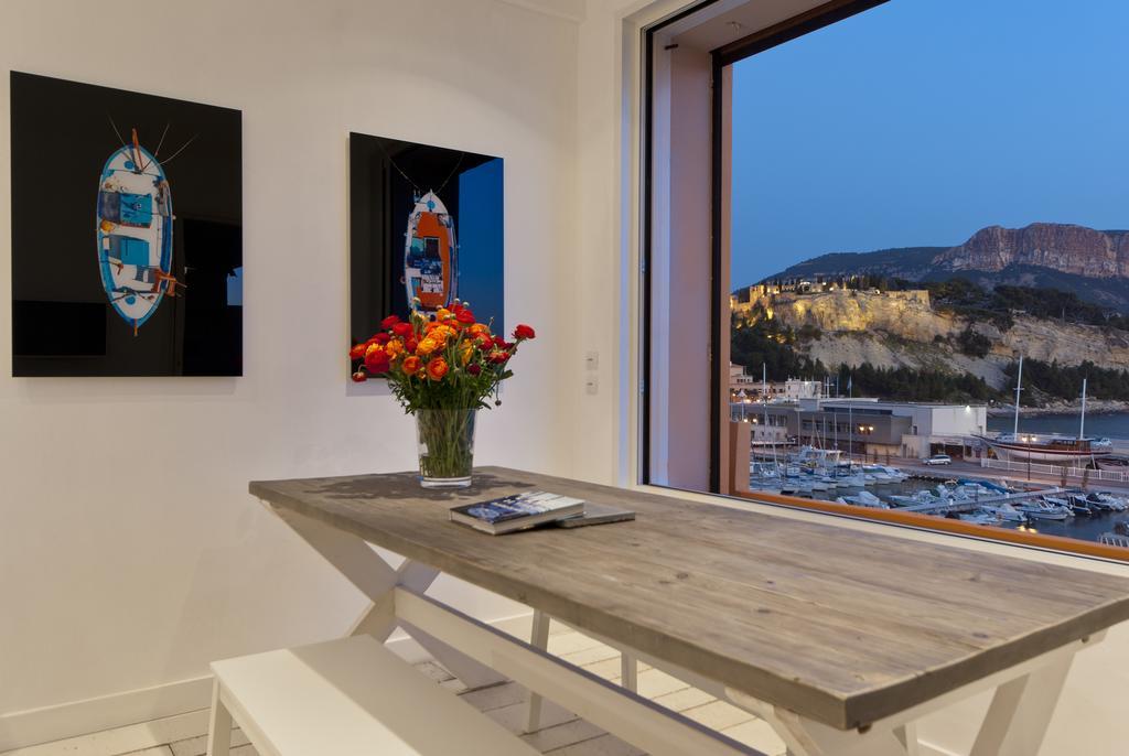 Les Barques, Vue Splendide Sur Le Port De Cassis Apartment Room photo
