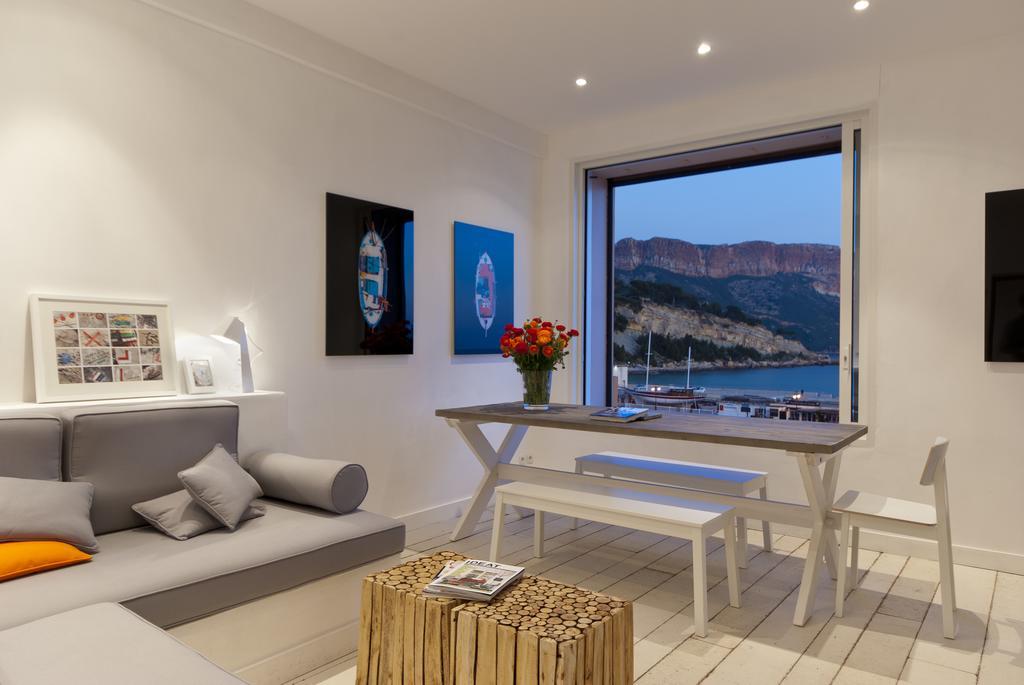 Les Barques, Vue Splendide Sur Le Port De Cassis Apartment Room photo
