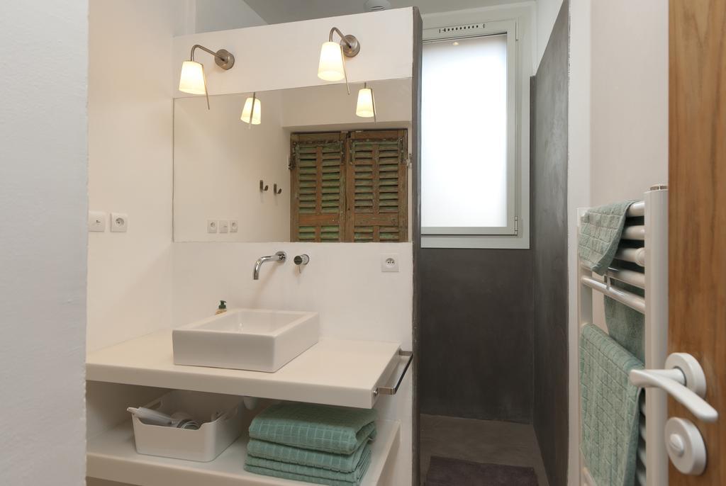 Les Barques, Vue Splendide Sur Le Port De Cassis Apartment Room photo